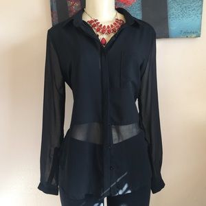 ⚠️2 for $20 ⚠️Lush Black Bottom Down Shirt Size M